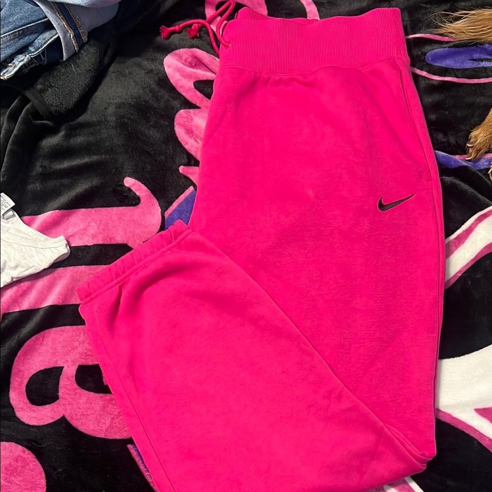 Nike Women’s Pink Sweatpants